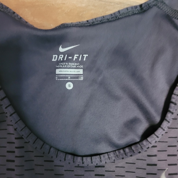 Nike tank top - Picture 2 of 3